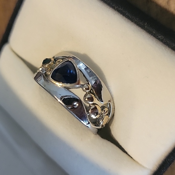Ring - Picture 3 of 3